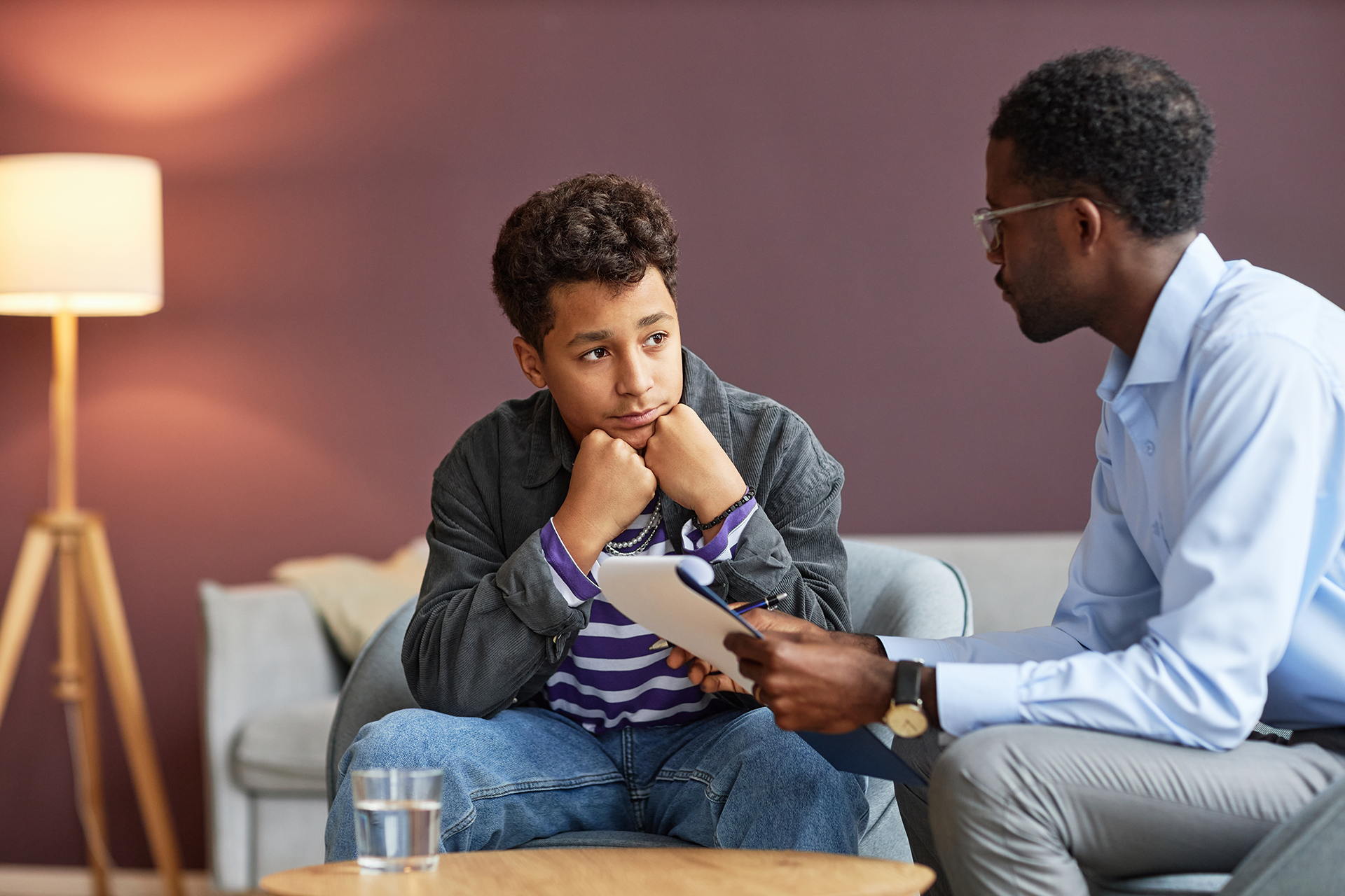 teenage-boy-visiting-psychologist
